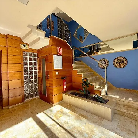 Rooftop Escape-Sea View Retreat, Torrevieja Apartamento *